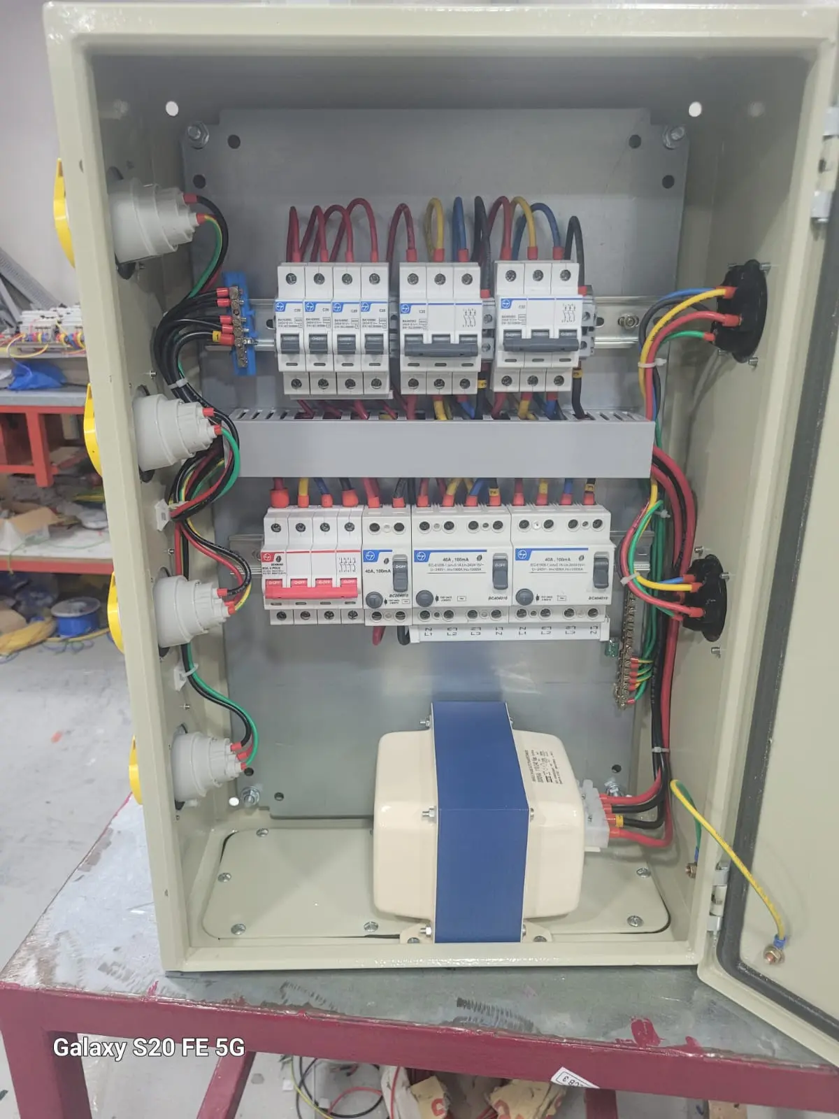 Industrial socket board internal devices