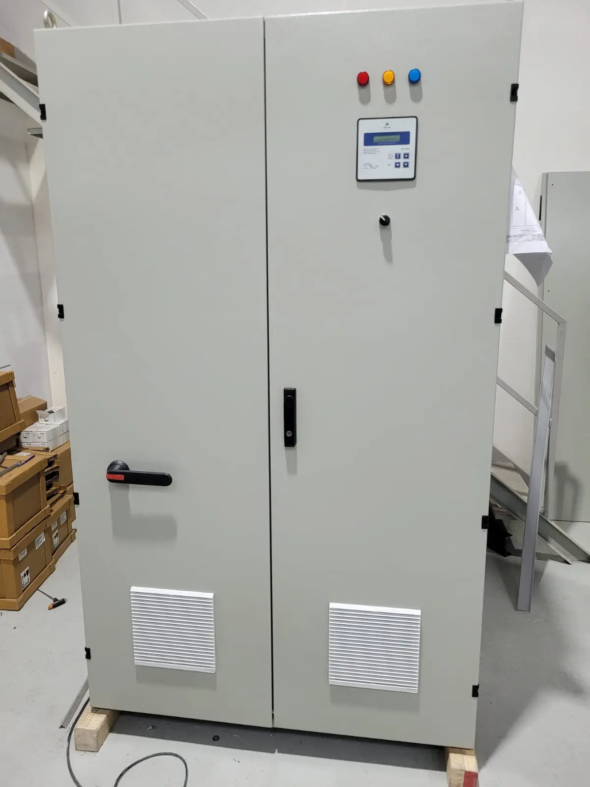 Utility control cabinet